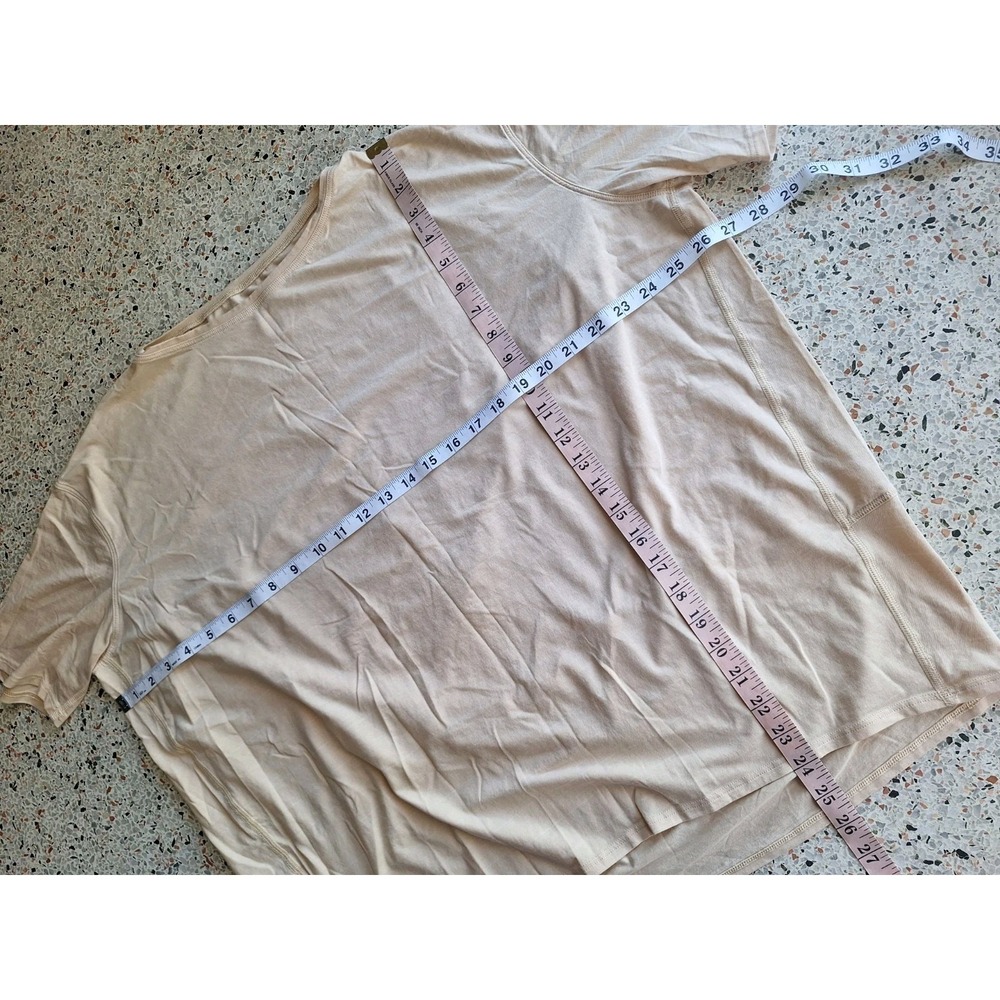 59 Lululemon Back in Action Short Sleeve Shirt - Picture 5 of 6